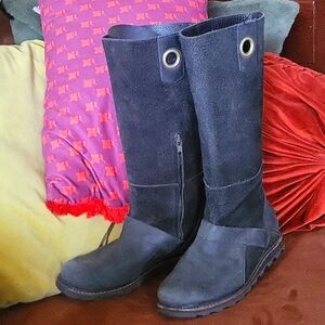 Sorel Women’s Black Suede /Leather Boots Size 7.5